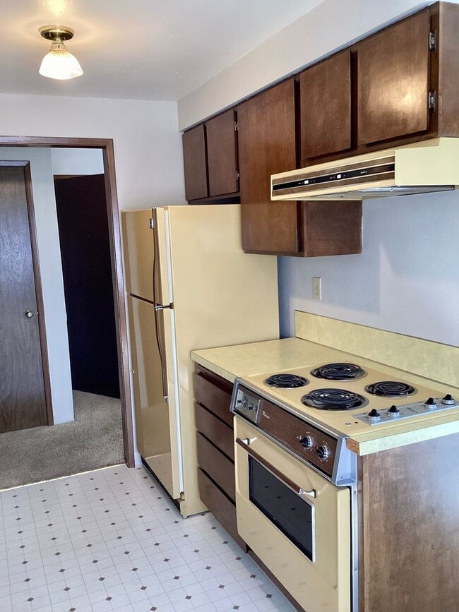 Building Photo - Cute 2 bed 1 bath apartment in nice neighborhood