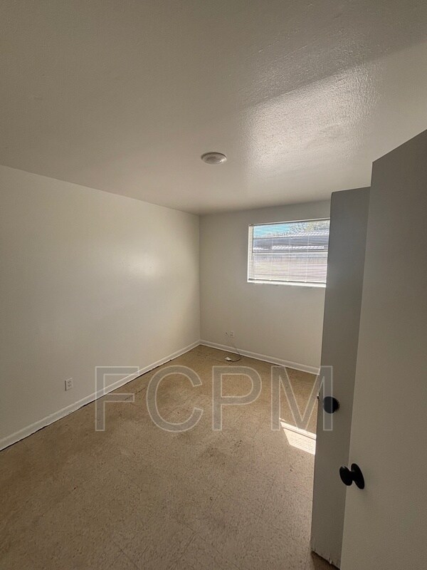 Building Photo - 1064 Huron St