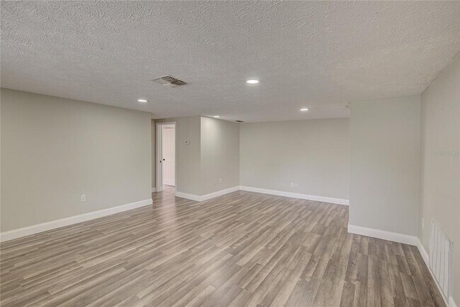 Building Photo - 8906 Pandora Ln