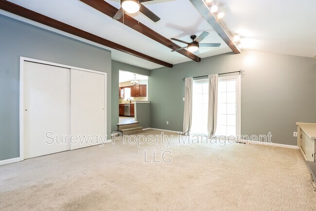 Building Photo - 44 Red Oak Dr