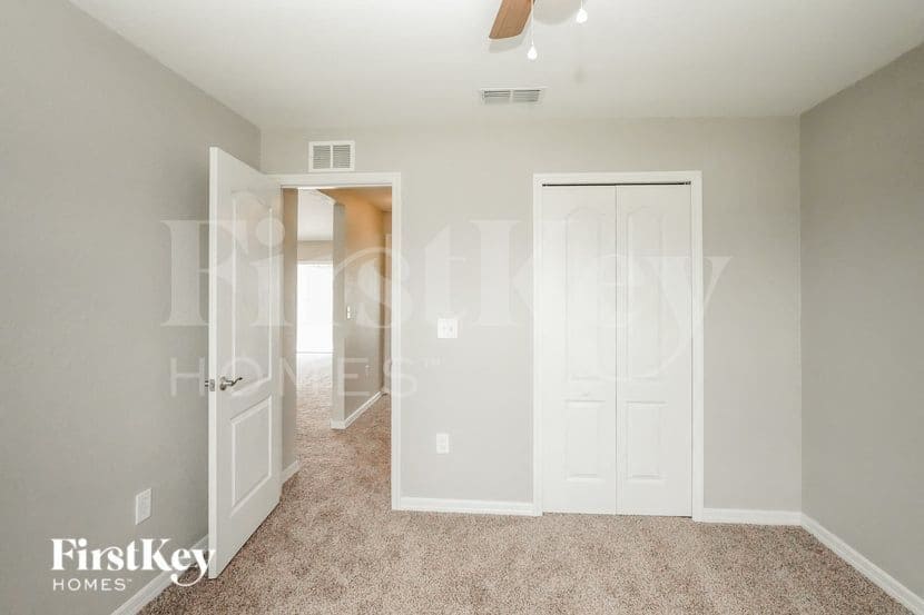 Building Photo - 444 Lanham Dr