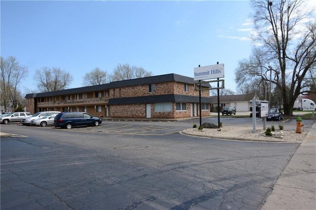 Building Photo - Summit Apartments