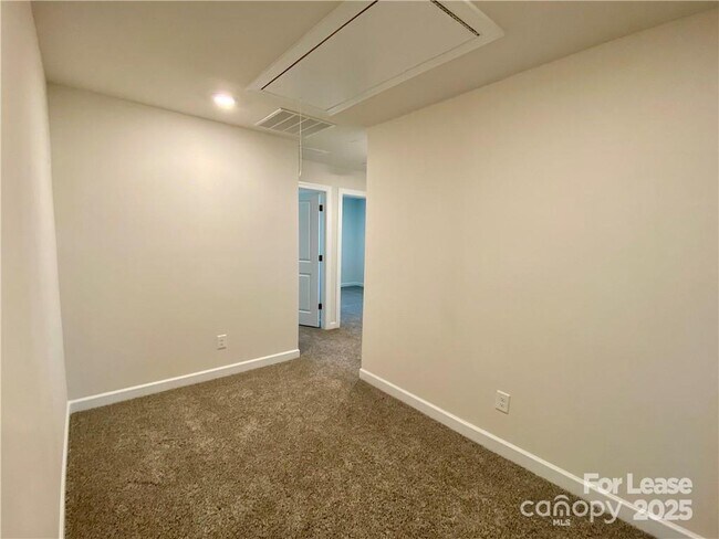 Building Photo - 2511 Arbor Loop Dr