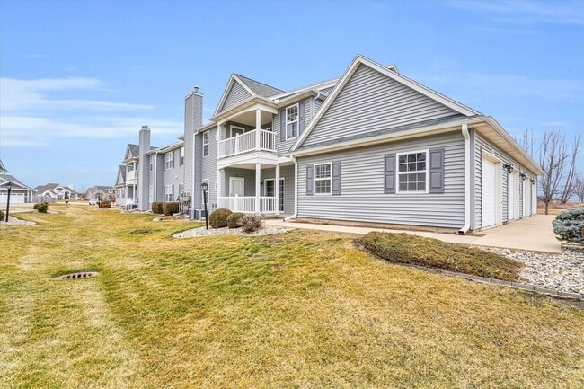 Building Photo - 2 bedroom, 2 bathroom condo!