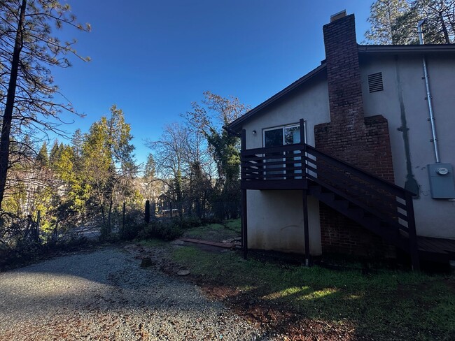 Building Photo - Charming 4 Bedroom Home In Grass Valley