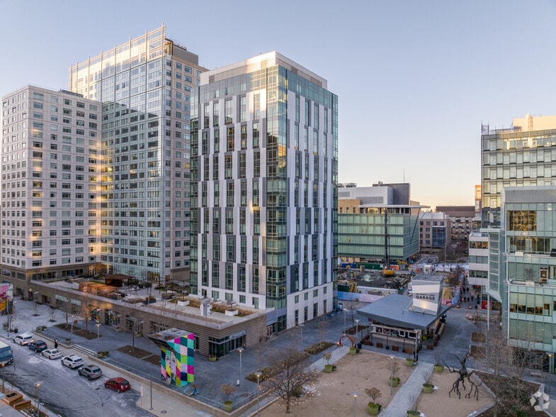 Building Photo - Watermark Kendall East