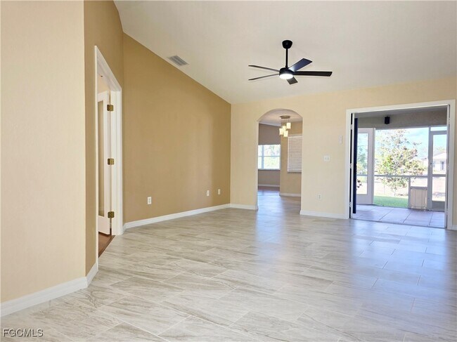 Building Photo - 1625 N Gator Cir