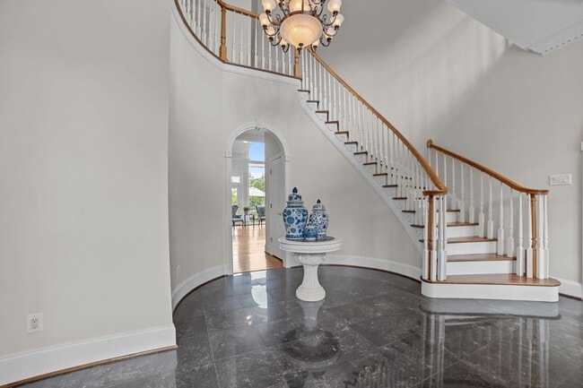 Building Photo - 450 Cox Rd