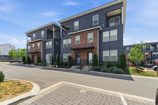 Building Photo - 3-Level Living at The Eason in East!