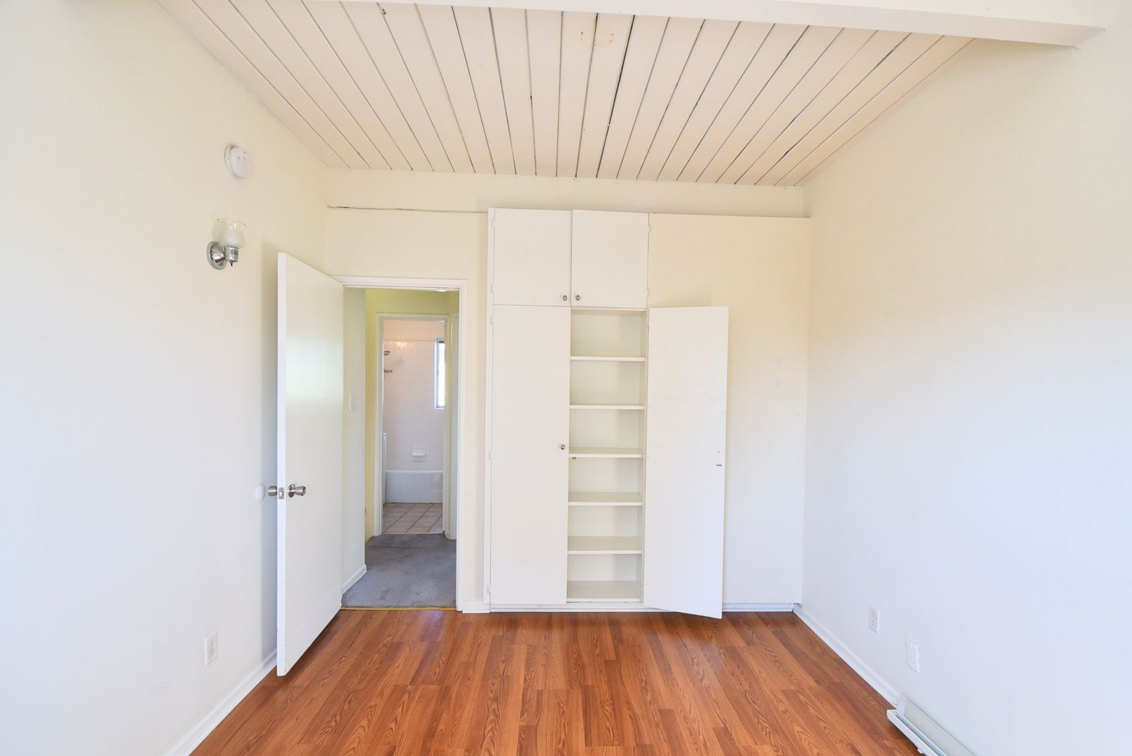 Building Photo - 13103 Moorpark St