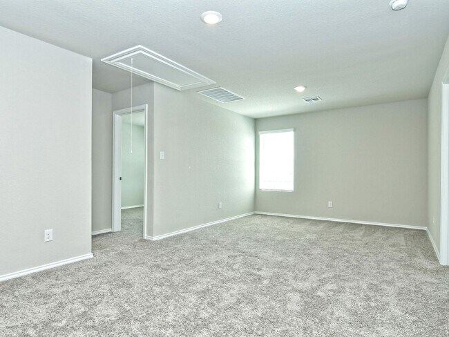 Building Photo - 4 BR/2.5 BA - 1874 SF in San Antonio - WATERWHEEL!!!