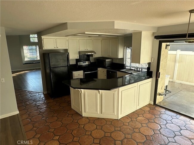 Building Photo - 22933 Estoril Dr