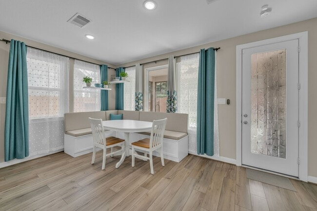 Building Photo - 2030 Woodland Pine Ct