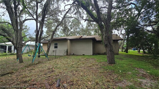 Building Photo - 2019 Colmar Ave