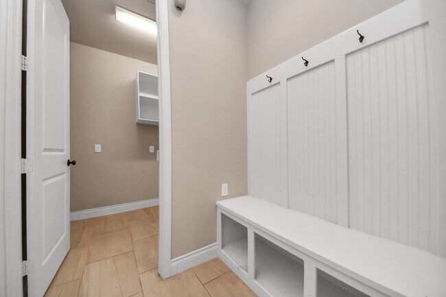 Building Photo - 343 Red Petal Ct