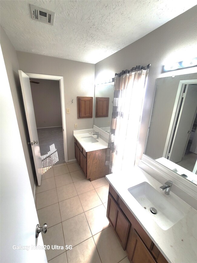 Building Photo - 19318 Quiet Brook Dr