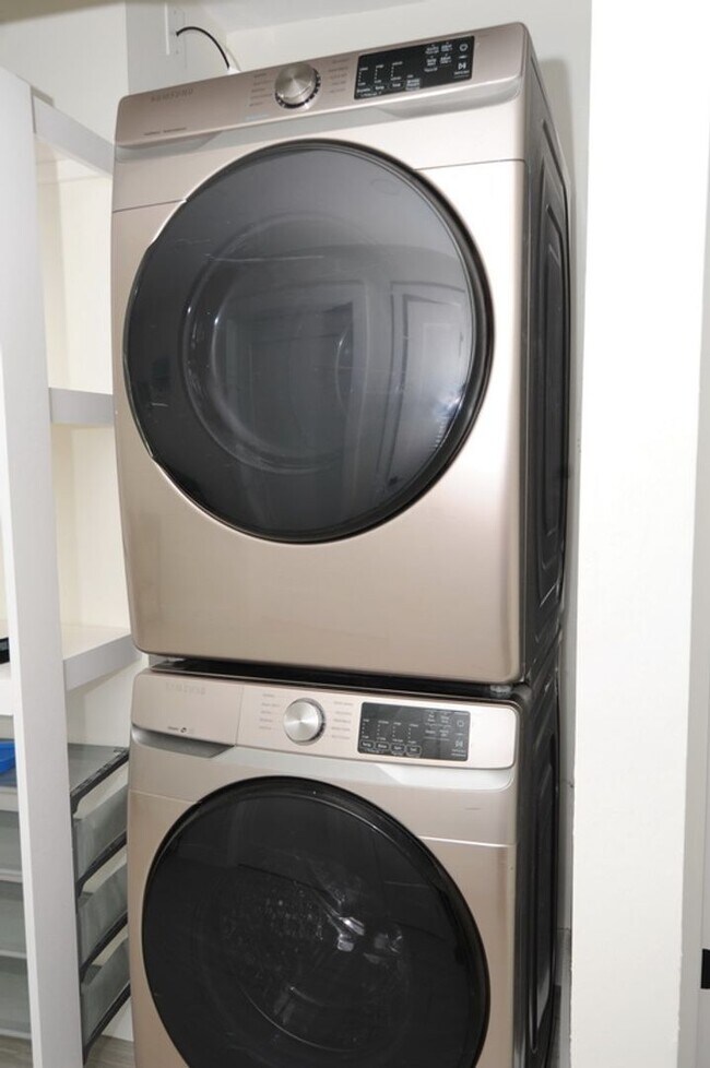 Building Photo - ANNUAL RENTAL Naples Park 3 Bedroom // 2 Bathroom Single Family Home