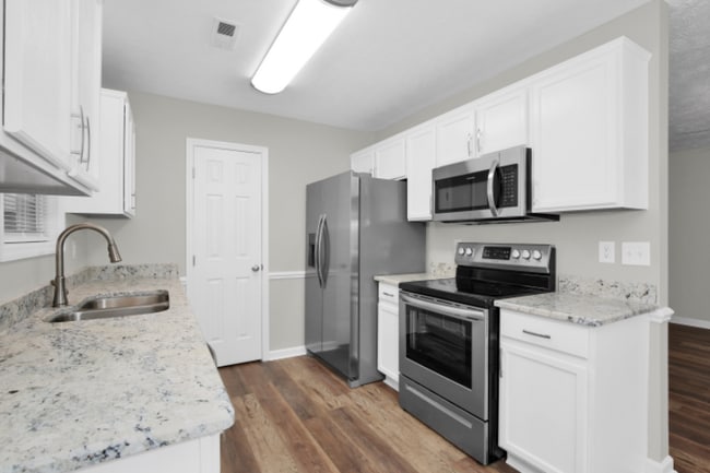 Building Photo - 107 Yaupon Ct