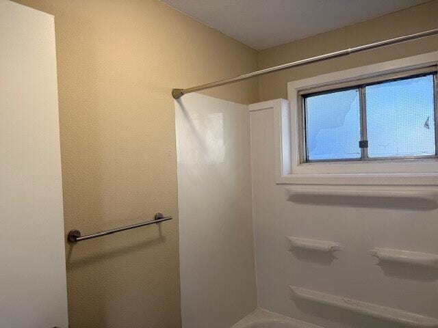 Building Photo - 1114 N University Dr