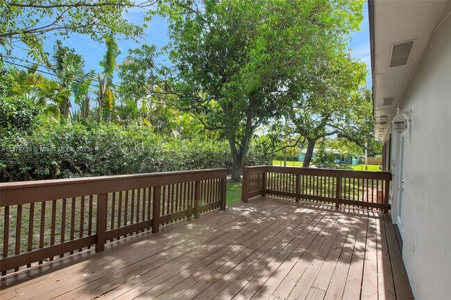 Building Photo - 5386 Balsam Terrace