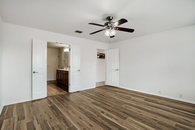 Building Photo - Beautiful 4 Bedroom Home