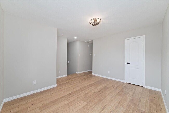 Building Photo - 4007 Starbridge Pointe Ln