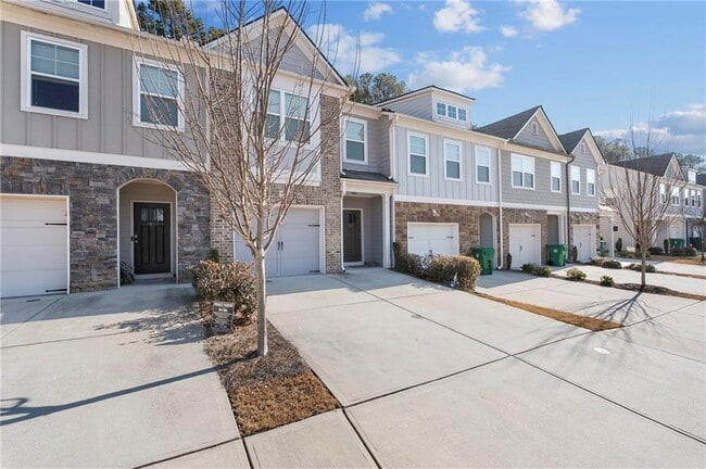 Building Photo - 1821 Edgehill Dr