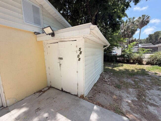 Building Photo - 5808 Olive Dr