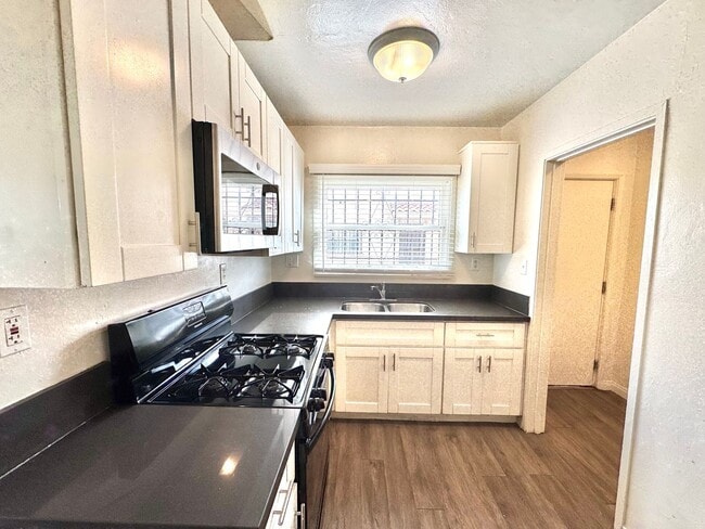 Building Photo - 3827-3829 1/2 National Avenue