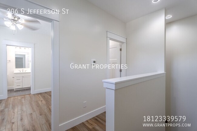 Building Photo - 206 S Jefferson St