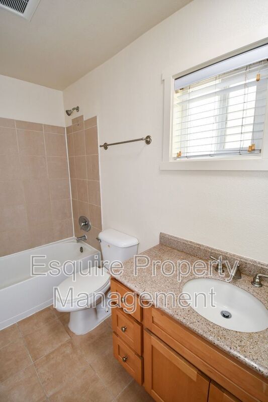 Building Photo - 5009 Nautilus St