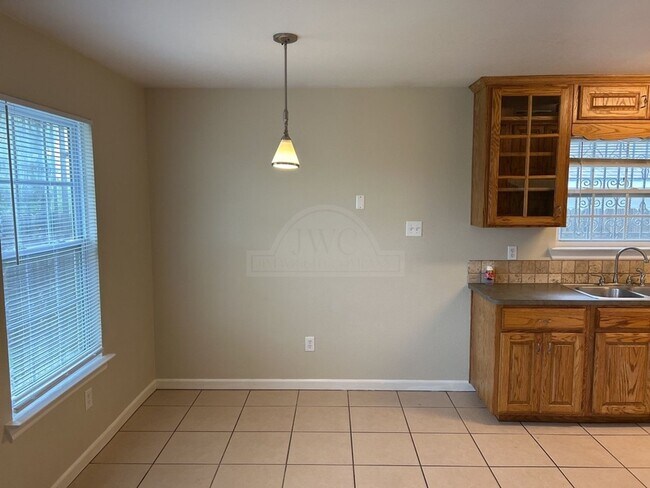 Building Photo - 3504 Warfield Dr