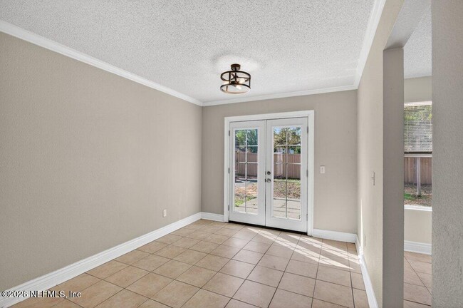 Building Photo - 518 Tuxedo Ct