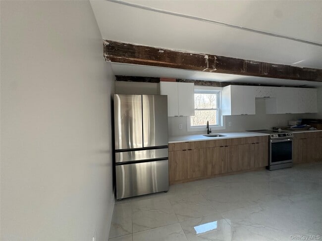 Building Photo - 1445 Burlingham Rd