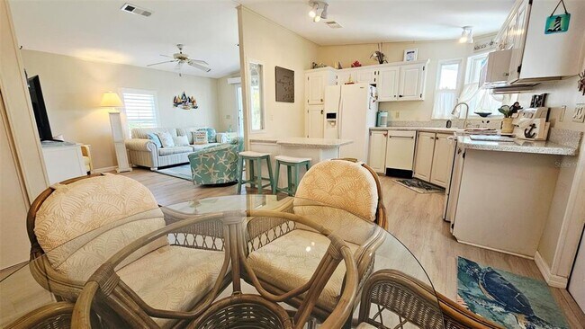 Building Photo - 9122 Kestral Cir