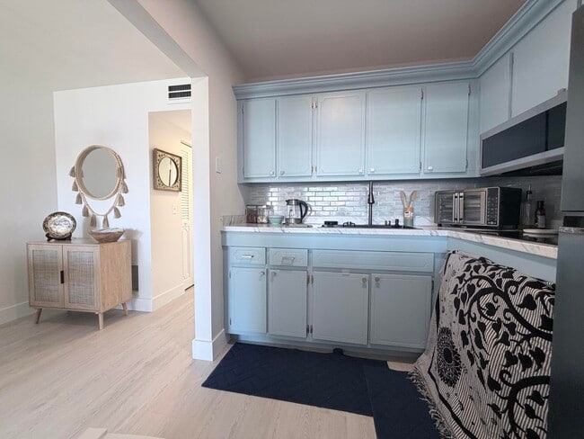 Building Photo - 3322 Cynthia Ln