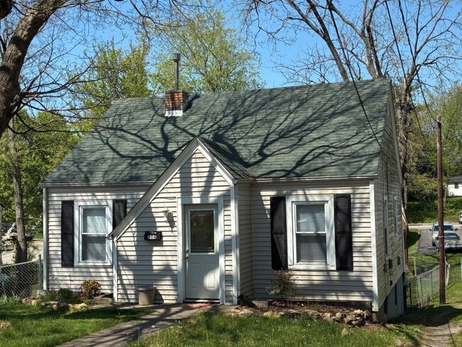 Building Photo - Some UPDATED Photos!  Price REDUCTION!