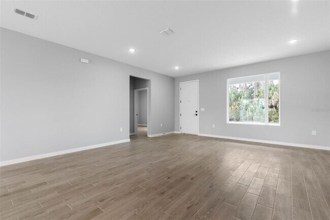 Building Photo - 23 Weymouth Ln