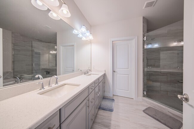 Building Photo - 3081 N Spurway Dr