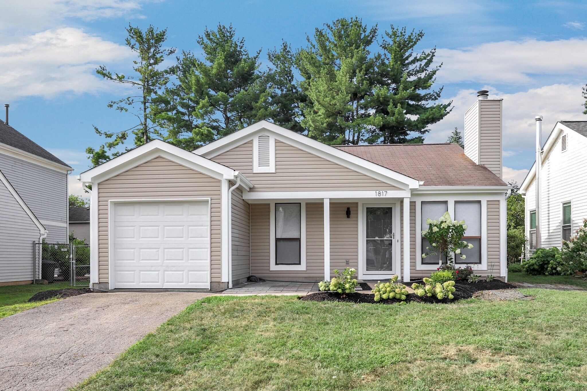 Building Photo - 1817 Weather Stone Ln