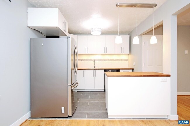 Building Photo - 110 Olinda Dr