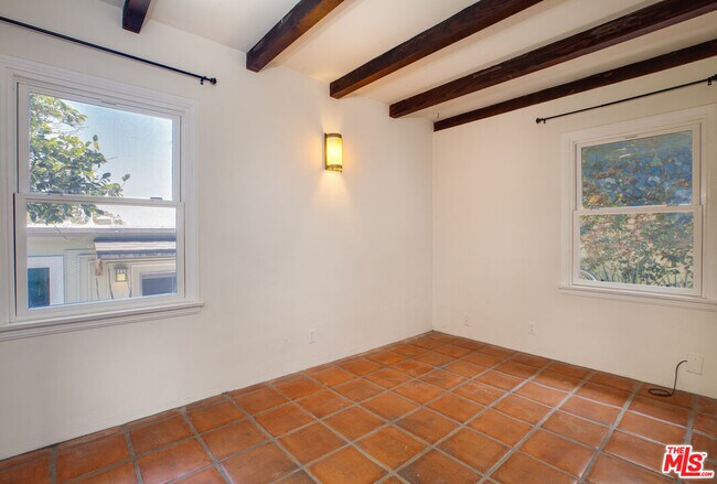 Building Photo - 2454 7th St