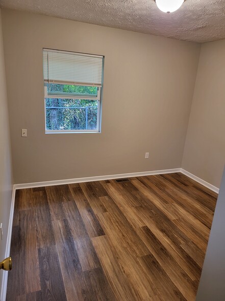 Building Photo - 2704 Sunset Ave