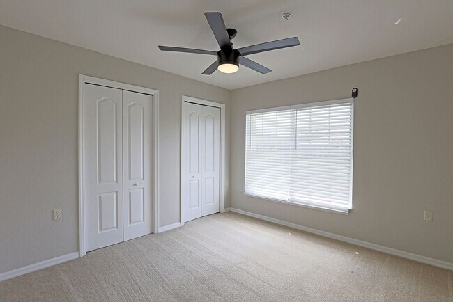 Building Photo - Villages of Stoneybrook 12000-1403