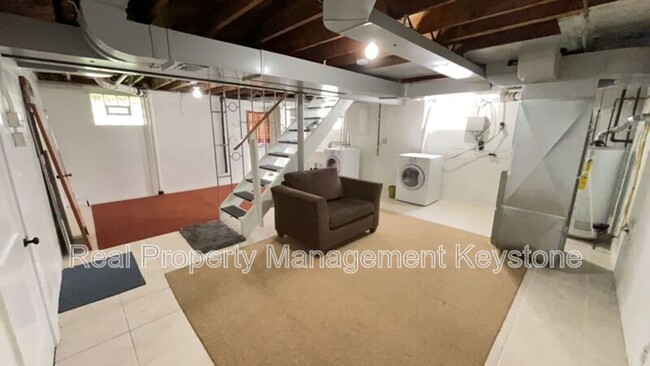 Building Photo - 29 Hillman St