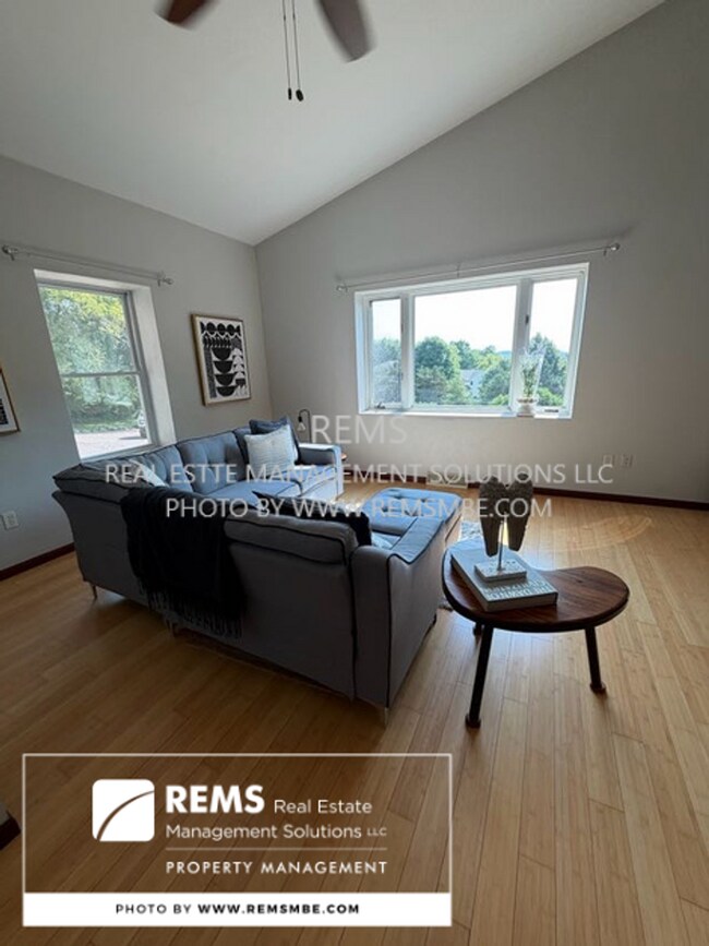 Building Photo - N4513 Trillium Ct