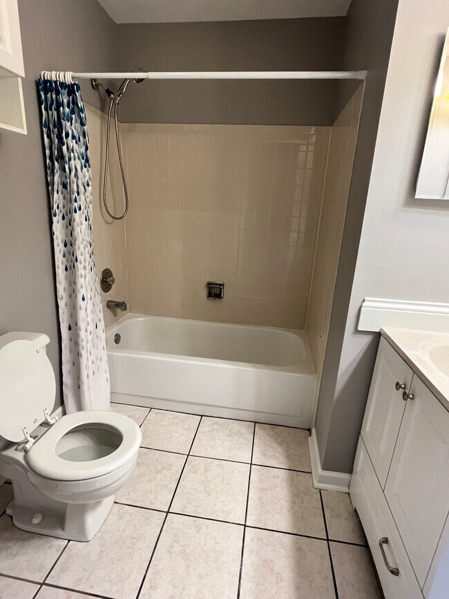 Building Photo - 346 Wilmington Dr