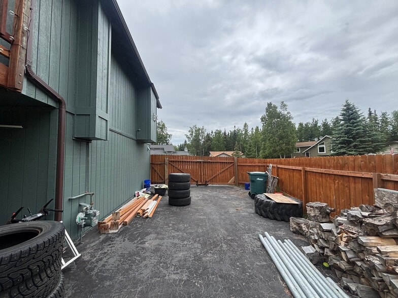 Building Photo - 9915 Afognak Cir