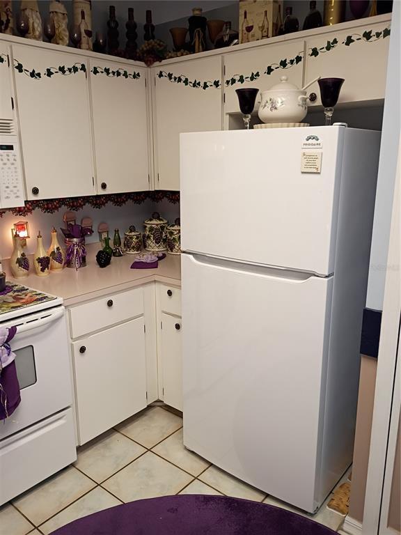 Building Photo - 564 W Central Ave