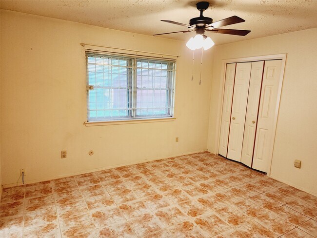 Building Photo - 7615 Fur Market Dr